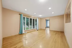 5425 W 83rd Pl, Burbank, IL 60459 - Photo 13