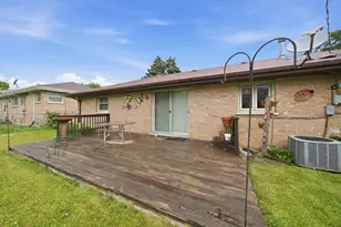 5425 W 83rd Pl, Burbank, IL 60459 - Photo 17