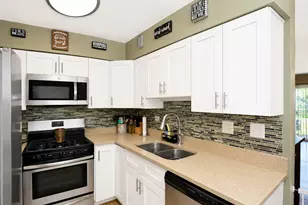 470 Nicole Dr, Bartlett, IL 60103 - Photo 7
