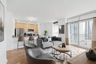 330 W Grand Ave, Chicago, IL 60654 - Photo 9