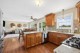 131 Wedgeport Cir, Romeoville, IL 60446 - Photo 5