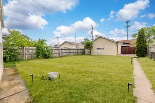 3544 W 63rd Pl, Chicago, IL 60629 - Photo 17