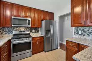 802 Prairie Ave, Bartlett, IL 60103 - Photo 7