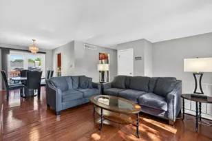 802 Prairie Ave, Bartlett, IL 60103 - Photo 3