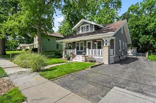 1328 Benton St, Crete, IL 60417 - Photo 3