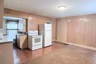 205 E Pease St, Heyworth, IL 61745 - Photo 3