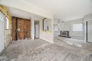 2017 Grove St, Blue Island, IL 60406 - Photo 5