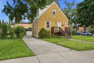 1610 Stockton Ave, Des Plaines, IL 60018 - Photo 1