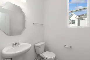 137 Yorktown Ct, Libertyville, IL 60048 - Photo 11