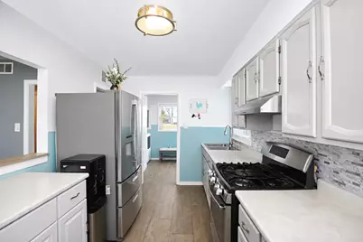 832 N Prater Avenue, Melrose Park, IL 60164 - Photo 3