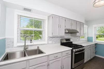 832 N Prater Avenue, Melrose Park, IL 60164 - Photo 7