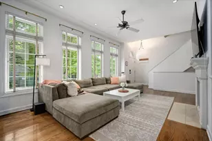 344 W Huron St, Chicago, IL 60654 - Photo 3
