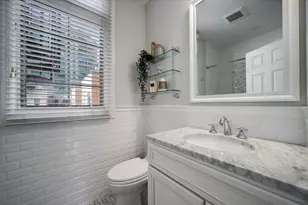344 W Huron St, Chicago, IL 60654 - Photo 25