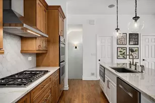 344 W Huron St, Chicago, IL 60654 - Photo 7