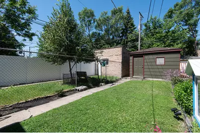 11220 S Langley Avenue, Chicago, IL 60628 - Photo 25
