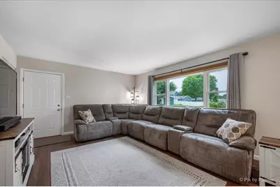 645 Morton Street, Hoffman Estates, IL 60169 - Photo 7