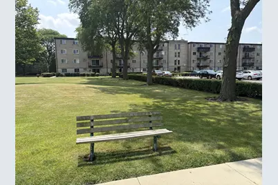 2424 E Oakton Street #4F, Arlington Heights, IL 60004 - Photo 27