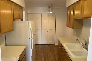2424 E Oakton St, Arlington Heights, IL 60004 - Photo 7