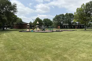 2424 E Oakton St, Arlington Heights, IL 60004 - Photo 29