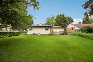 109 Weaver Dr, Cary, IL 60013 - Photo 29