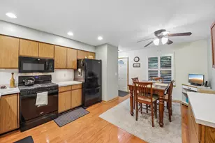 109 Weaver Dr, Cary, IL 60013 - Photo 7