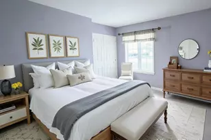 281 Governors Ln, Elgin, IL 60123 - Photo 15