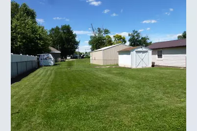 1015 E. Main Street, Clifton, IL 61727 - Photo 3