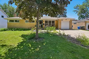 107 W Orchard Pl, Mount Prospect, IL 60056 - Photo 1