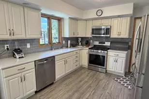 740 26th St, Peru, IL 61354 - Photo 9