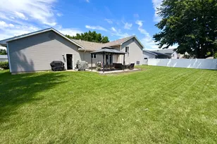 740 26th St, Peru, IL 61354 - Photo 7
