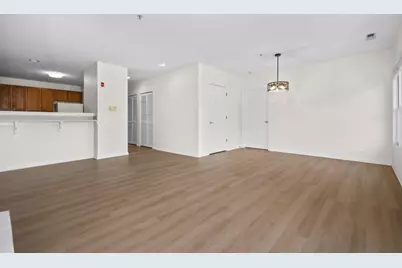 9440 S 51st Avenue #211, Oak Lawn, IL 60453 - Photo 5