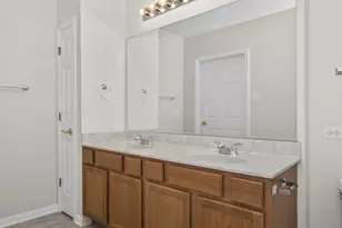 9440 S 51st Ave, Oak Lawn, IL 60453 - Photo 13