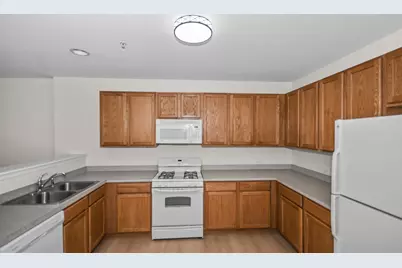 9440 S 51st Avenue #211, Oak Lawn, IL 60453 - Photo 7