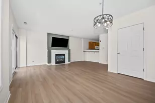 9440 S 51st Ave, Oak Lawn, IL 60453 - Photo 3