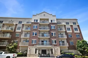 9440 S 51st Ave, Oak Lawn, IL 60453 - Photo 1