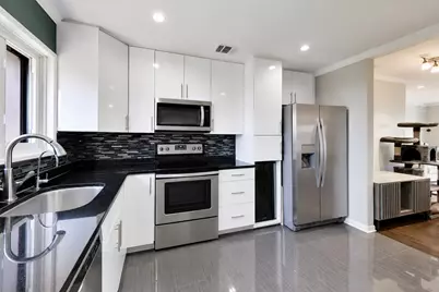 600 Cobblestone Circle #F, Glenview, IL 60025 - Photo 5