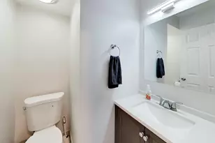 600 Cobblestone Cir, Glenview, IL 60025 - Photo 15