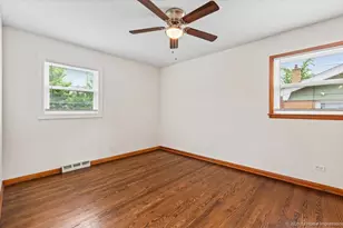 10262 S 52nd Ave, Oak Lawn, IL 60453 - Photo 15