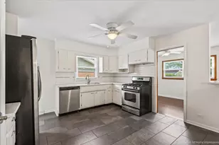 10262 S 52nd Ave, Oak Lawn, IL 60453 - Photo 11