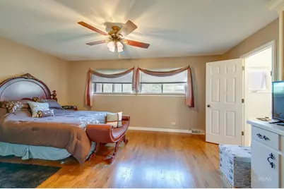 310 S Mason Street, Bensenville, IL 60106 - Photo 17