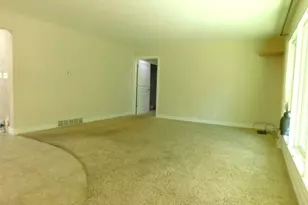 2829 Woodside Dr, Rockford, IL 61109 - Photo 5