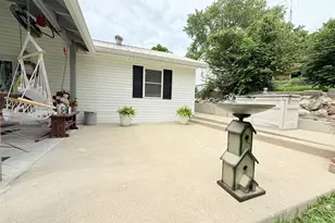 220 E Rose St, Cave In Rock, IL 62919 - Photo 5