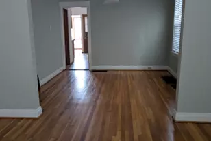 2440 W Warner Ave, Chicago, IL 60618 - Photo 7