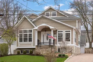117 N Park Blvd, Glen Ellyn, IL 60137 - Photo 1