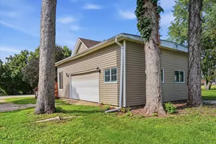 215 W Lincoln Hwy, Franklin Grove, IL 61031 - Photo 7