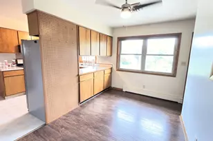315 Mecherle Dr, Bloomington, IL 61701 - Photo 9