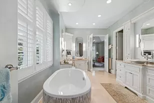 64 Forest Gate Cir, Oak Brook, IL 60523 - Photo 13