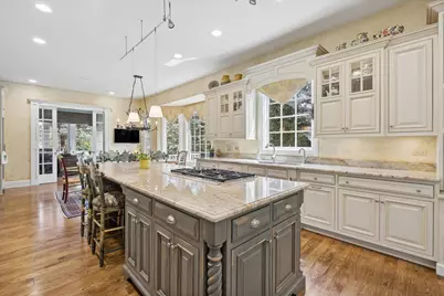 64 Forest Gate Circle, Oak Brook, IL 60523 - Photo 11