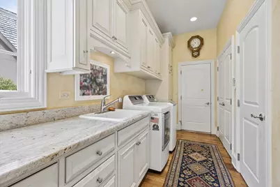 64 Forest Gate Circle, Oak Brook, IL 60523 - Photo 15