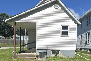 302 S Walnut St, Kewanee, IL 61443 - Photo 3